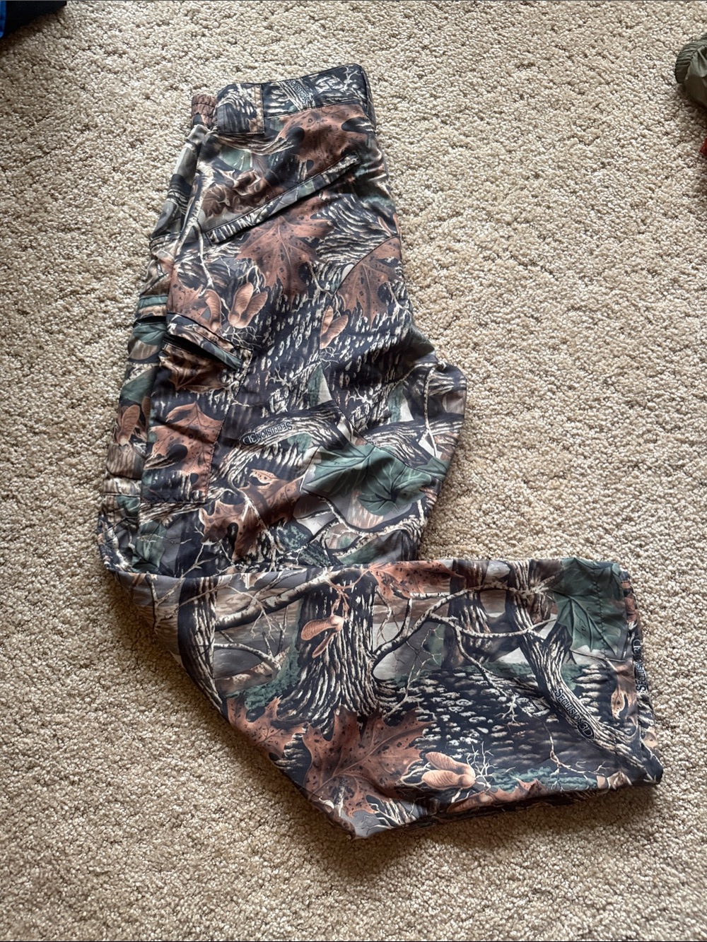 Cabela's Men's Camo Joggers in Brown and Green